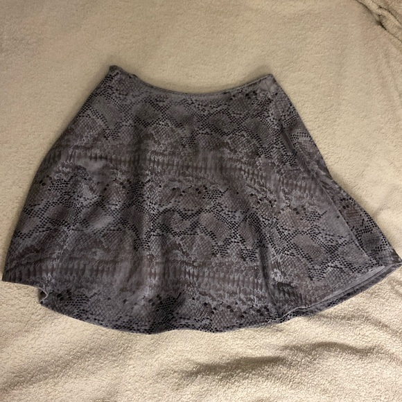 Guess Crocodile Skirt - Picture 3 of 5